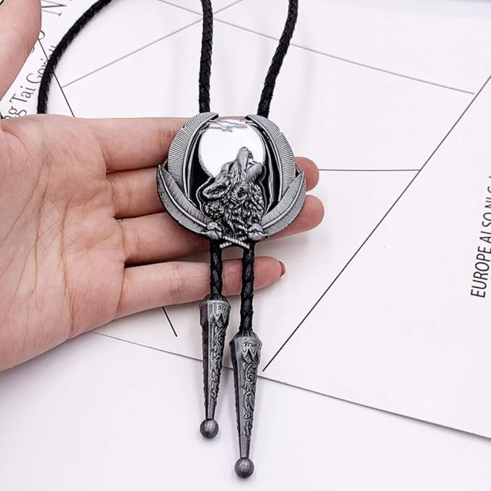 Vintage Western Cowboy Black Wolf Bolo Tie